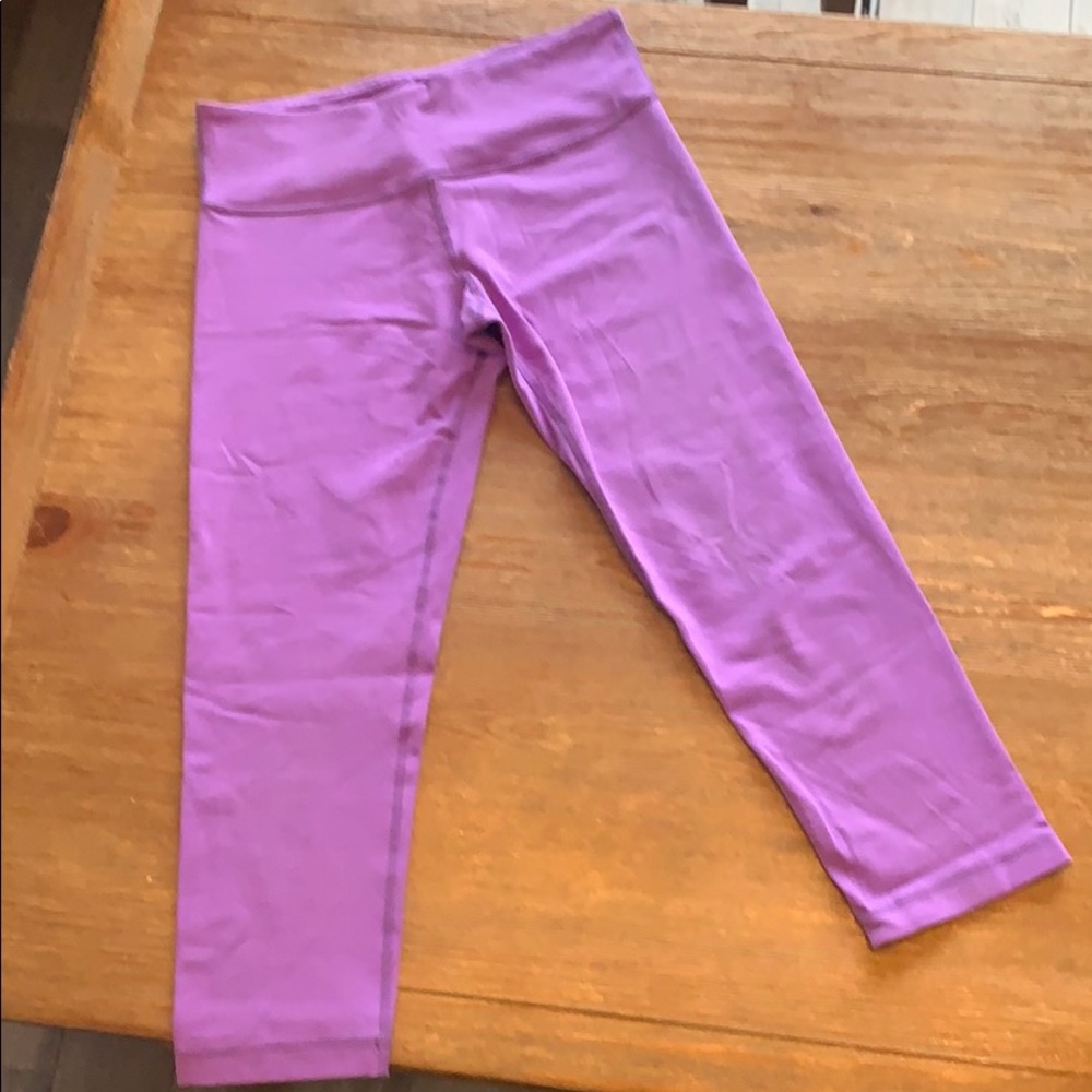 Lululemon purple crop wunder under 4
